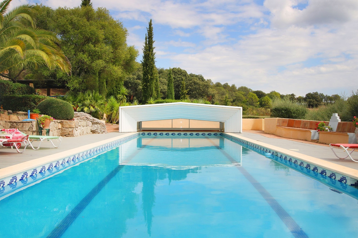 9 Bed Townhouse for sale in Gaucín Costa Del Sol, Málaga, Spain