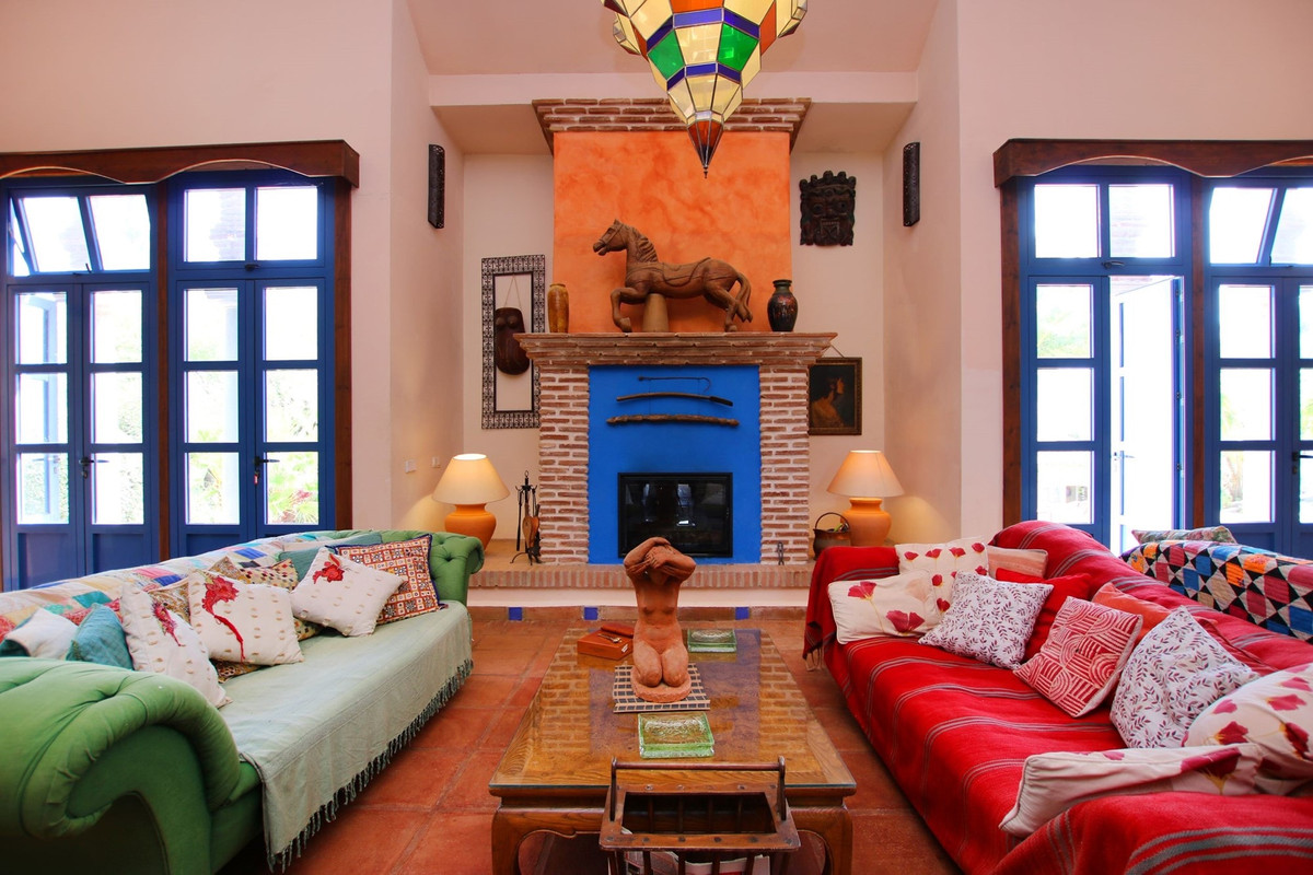 9 Bed Townhouse for sale in Gaucín Costa Del Sol, Málaga, Spain