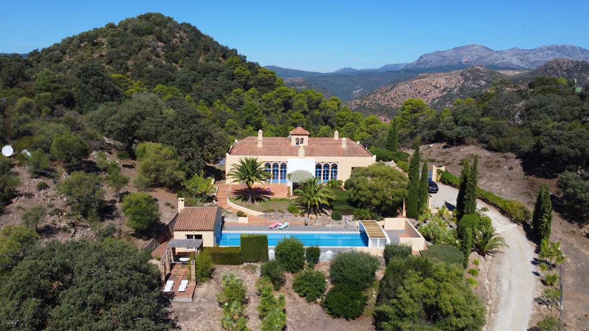 9 Bed Townhouse for sale in Gaucín Costa Del Sol, Málaga, Spain