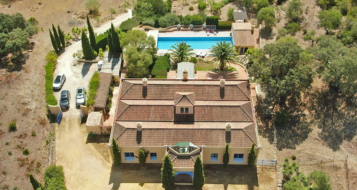 9 Bed Townhouse for sale in Gaucín Costa Del Sol, Málaga, Spain