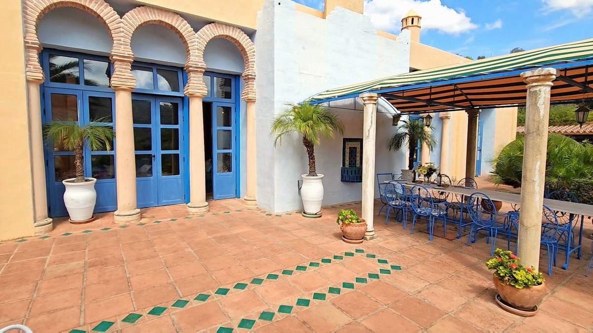 9 Bed Townhouse for sale in Gaucín Costa Del Sol, Málaga, Spain