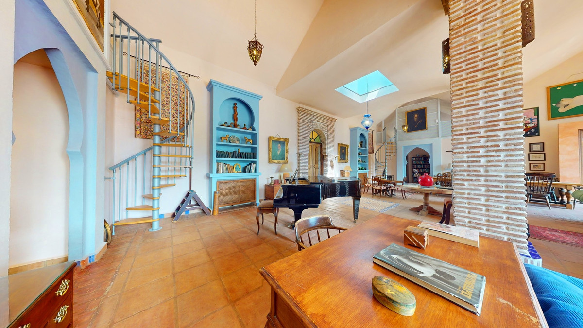 9 Bed Townhouse for sale in Gaucín Costa Del Sol, Málaga, Spain