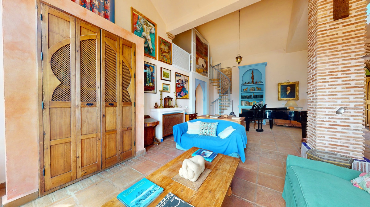 9 Bed Townhouse for sale in Gaucín Costa Del Sol, Málaga, Spain