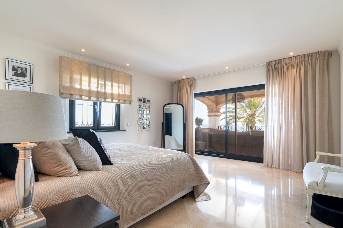 Se vende Villa - Chalet de 5 dormitorios en Costa Del Sol, Málaga, España