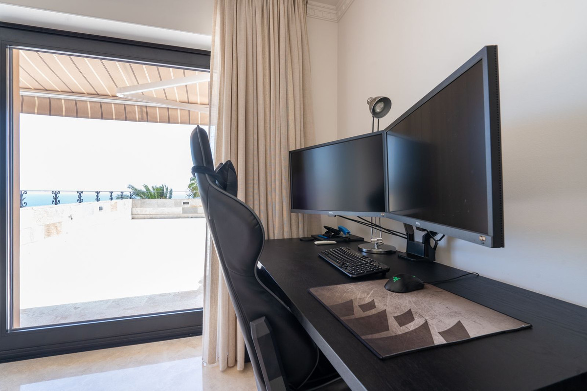 Se vende Villa - Chalet de 5 dormitorios en Costa Del Sol, Málaga, España