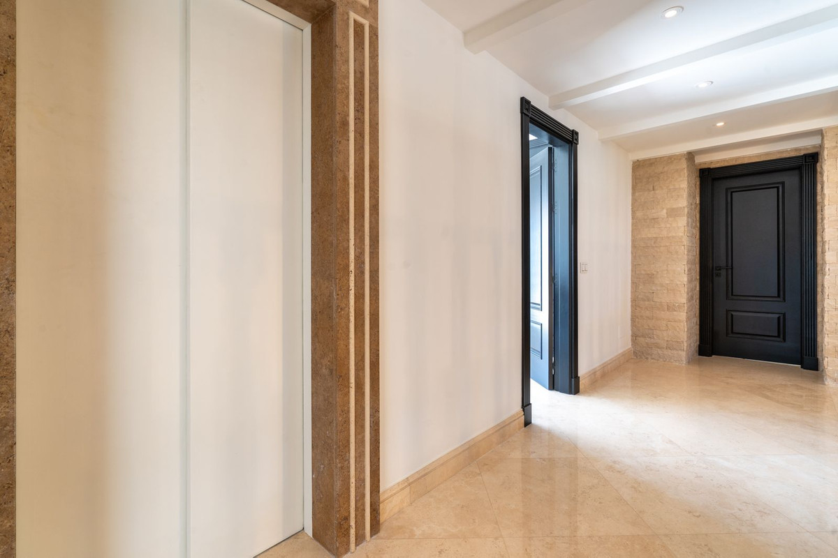 Se vende Villa - Chalet de 5 dormitorios en Costa Del Sol, Málaga, España