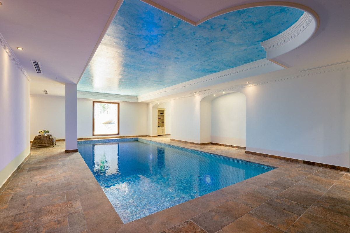 Se vende Villa - Chalet de 5 dormitorios en Costa Del Sol, Málaga, España