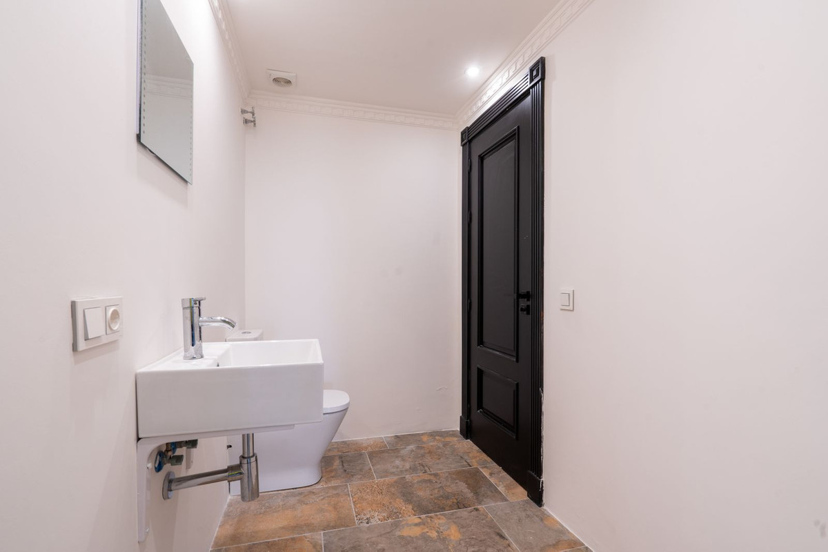 Se vende Villa - Chalet de 5 dormitorios en Costa Del Sol, Málaga, España
