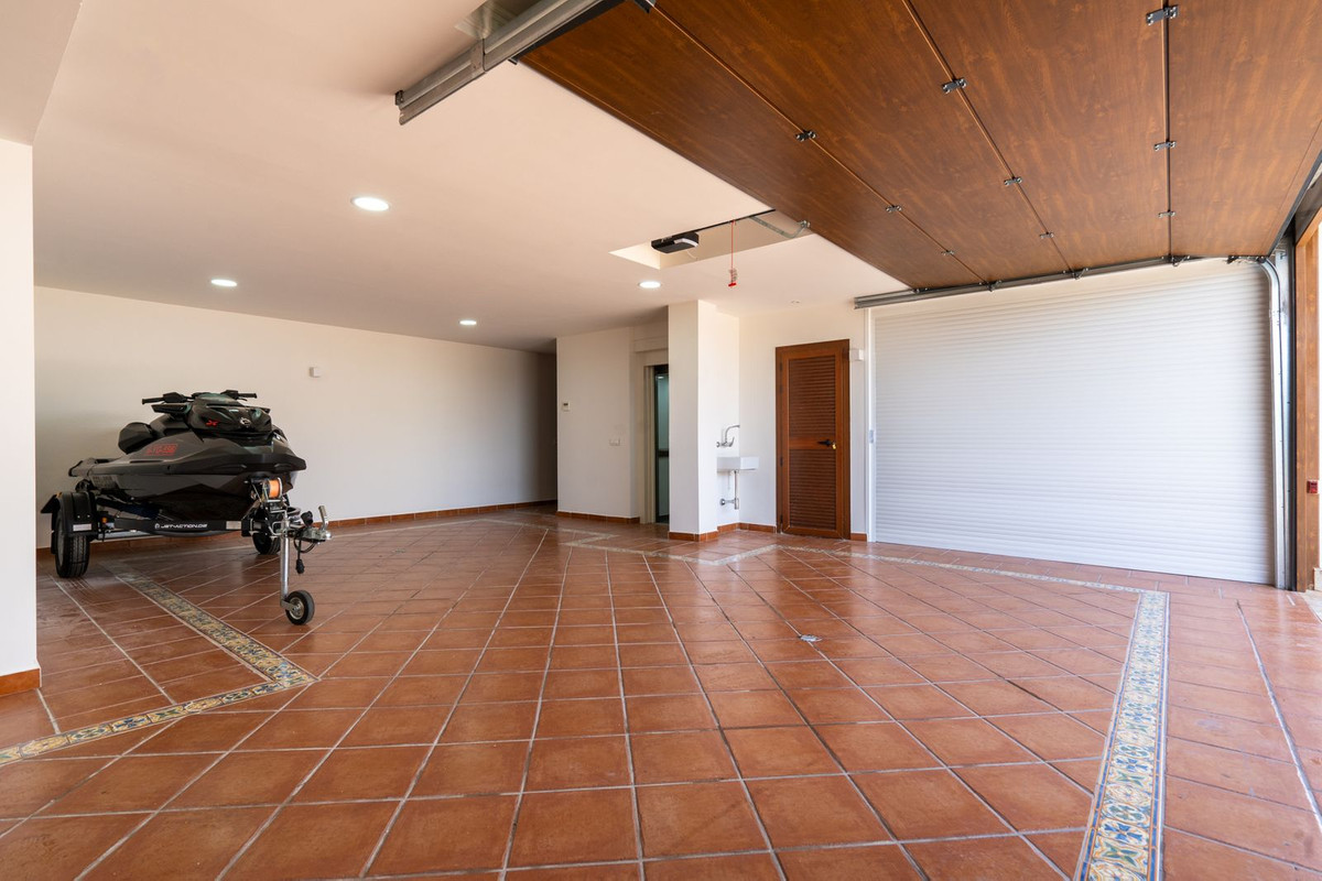 Se vende Villa - Chalet de 5 dormitorios en Costa Del Sol, Málaga, España