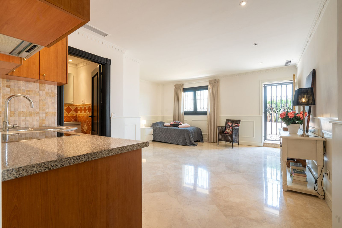 Se vende Villa - Chalet de 5 dormitorios en Costa Del Sol, Málaga, España