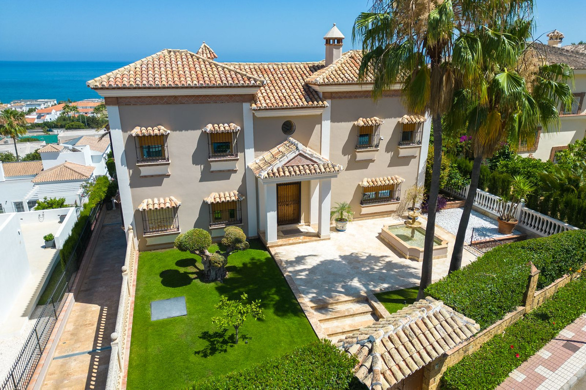 Se vende Villa - Chalet de 5 dormitorios en Costa Del Sol, Málaga, España