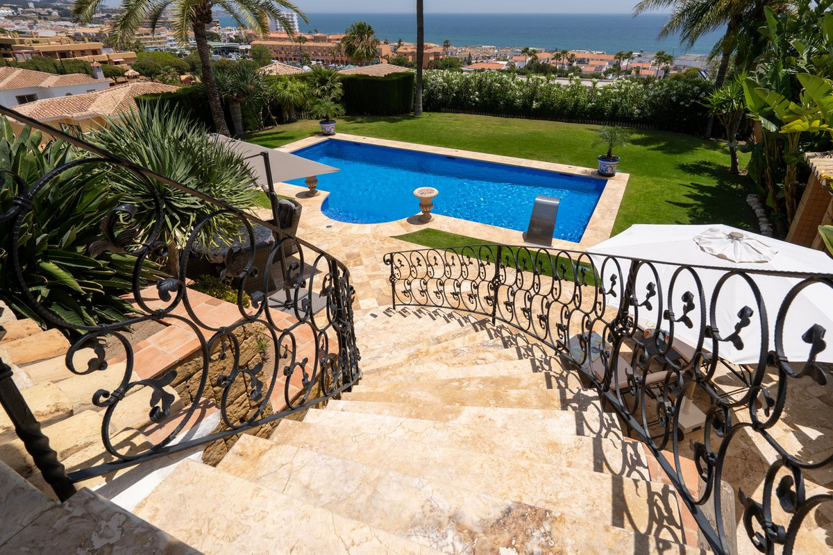 Se vende Villa - Chalet de 5 dormitorios en Costa Del Sol, Málaga, España