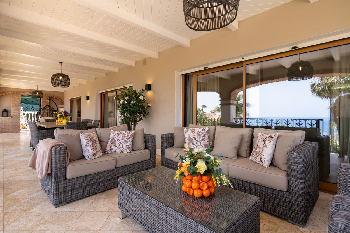 Se vende Villa - Chalet de 5 dormitorios en Costa Del Sol, Málaga, España