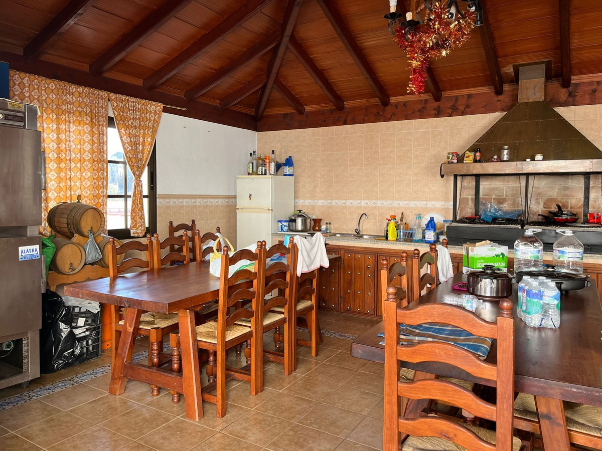 Se vende Villa - Chalet de 4 dormitorios en Costa Del Sol, Málaga, España