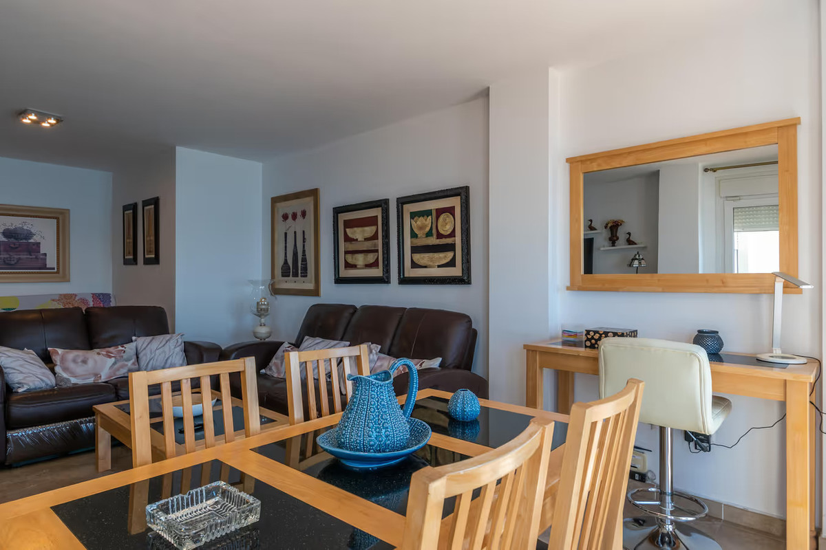 Se vende Apartamento Planta Media de 2 dormitorios en Costa Del Sol, Málaga, España