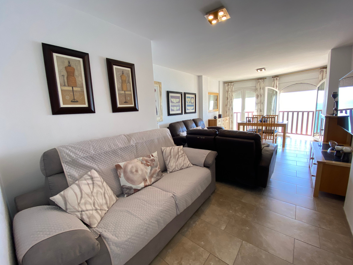 Se vende Apartamento Planta Media de 2 dormitorios en Costa Del Sol, Málaga, España