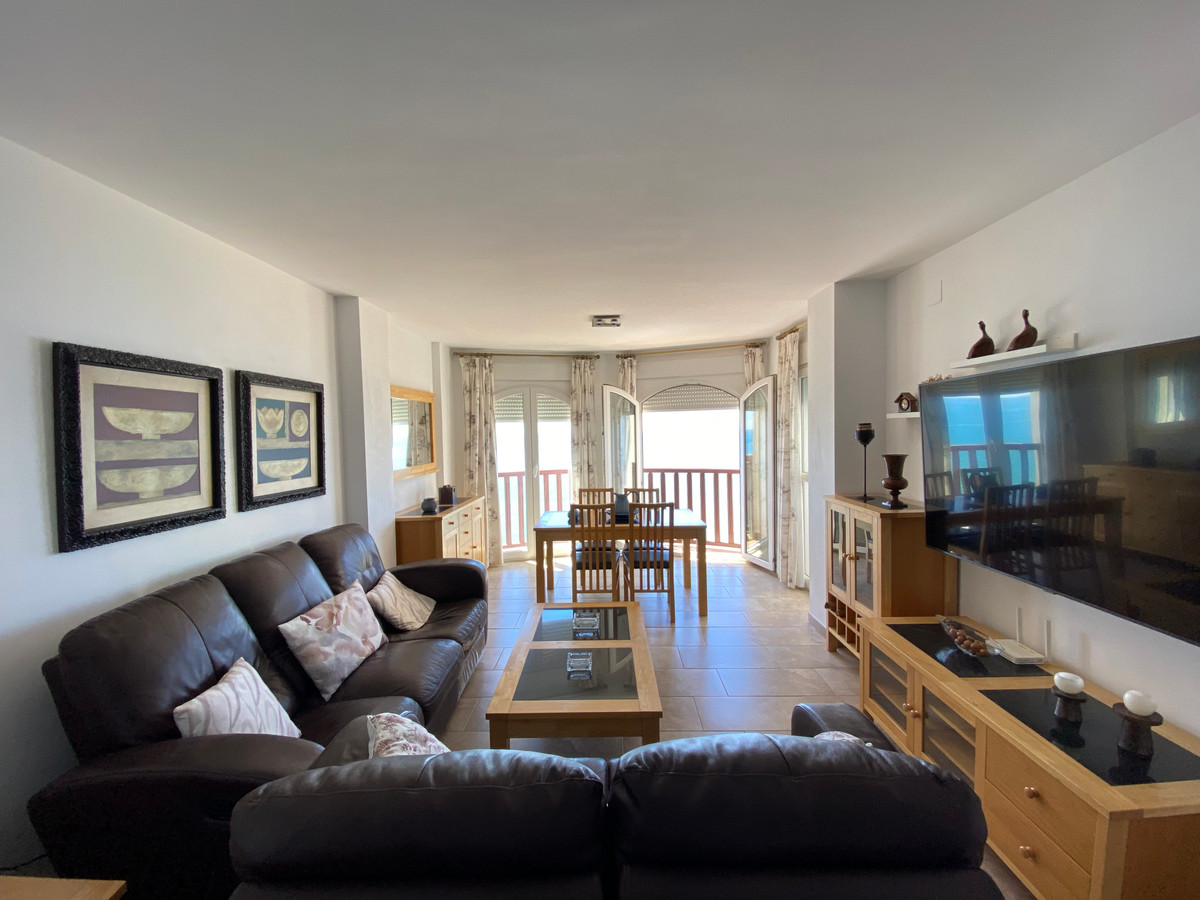 Se vende Apartamento Planta Media de 2 dormitorios en Costa Del Sol, Málaga, España