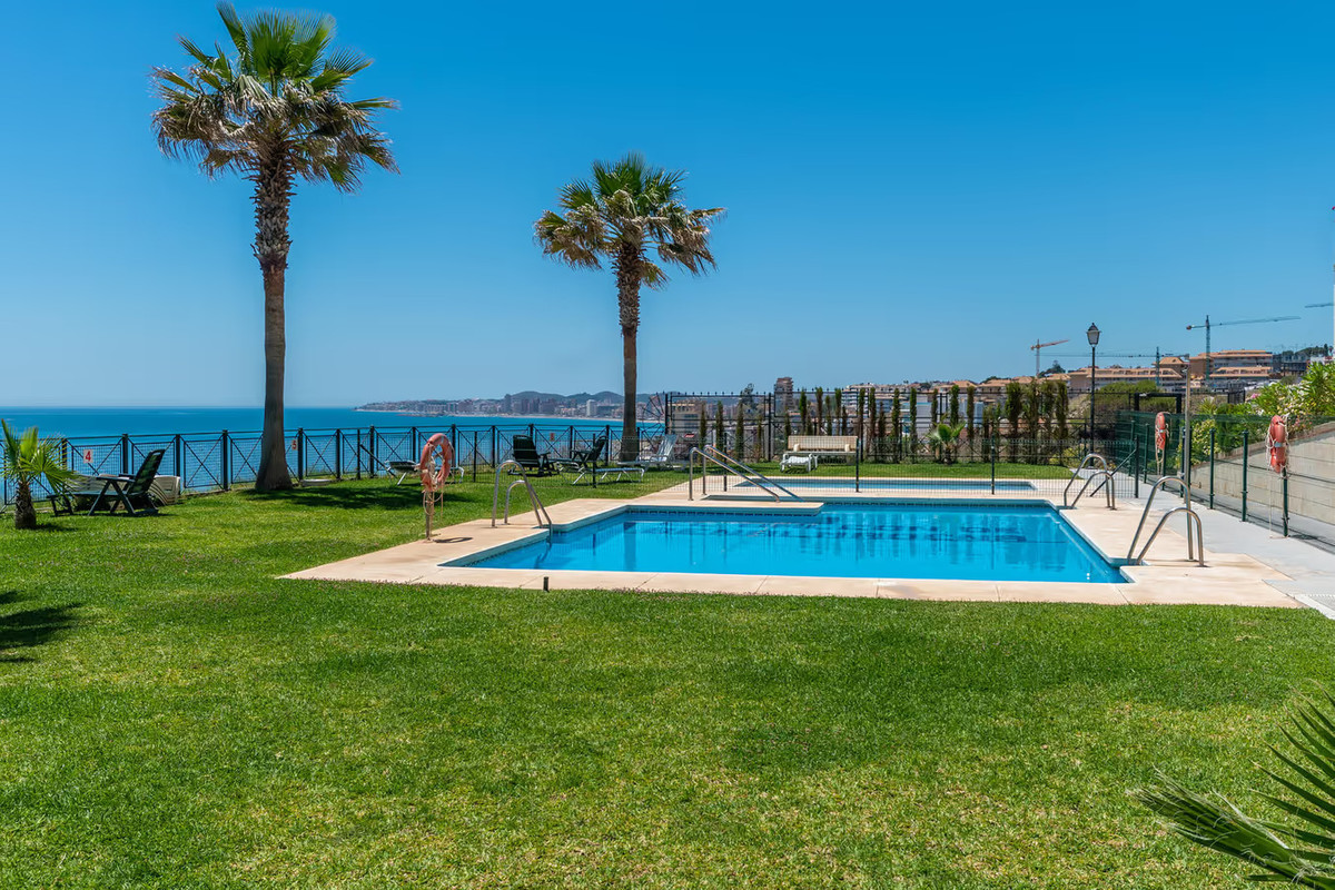 Se vende Apartamento Planta Media de 2 dormitorios en Costa Del Sol, Málaga, España