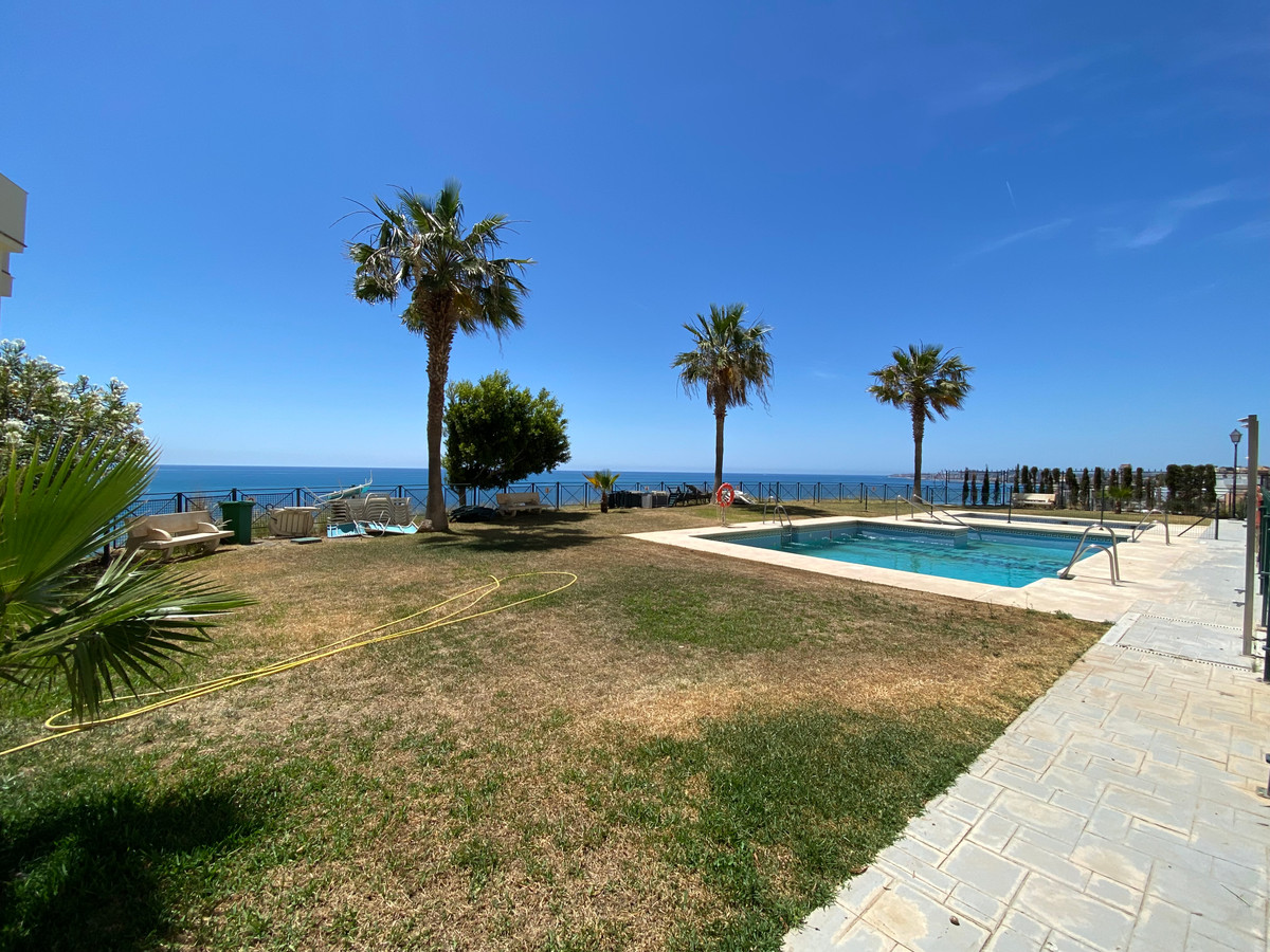 Se vende Apartamento Planta Media de 2 dormitorios en Costa Del Sol, Málaga, España