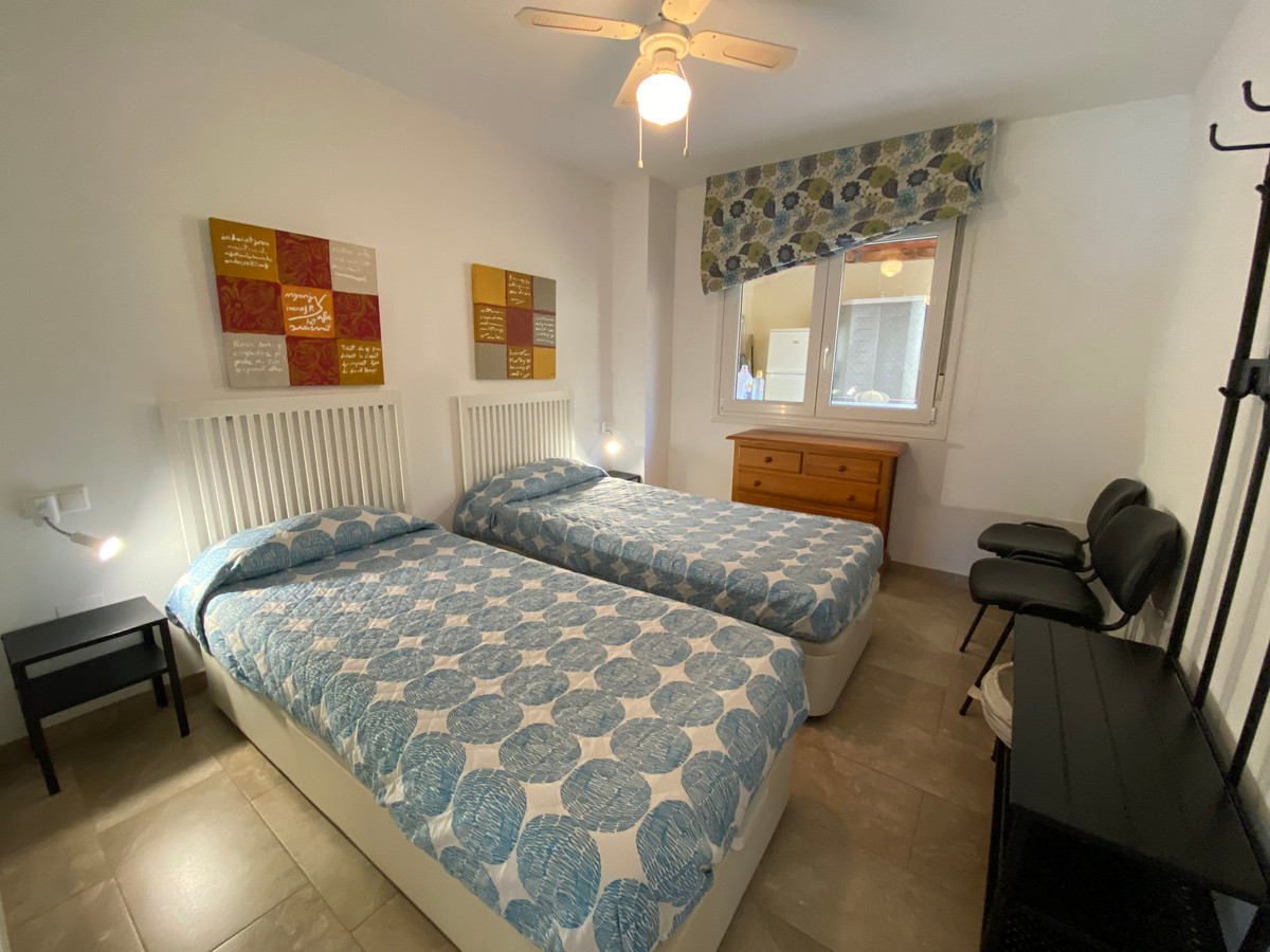 Se vende Apartamento Planta Media de 2 dormitorios en Costa Del Sol, Málaga, España