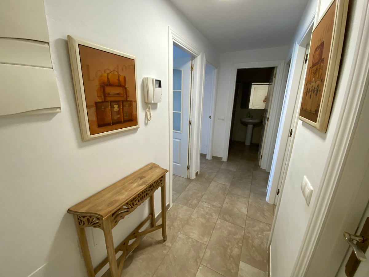 Se vende Apartamento Planta Media de 2 dormitorios en Costa Del Sol, Málaga, España