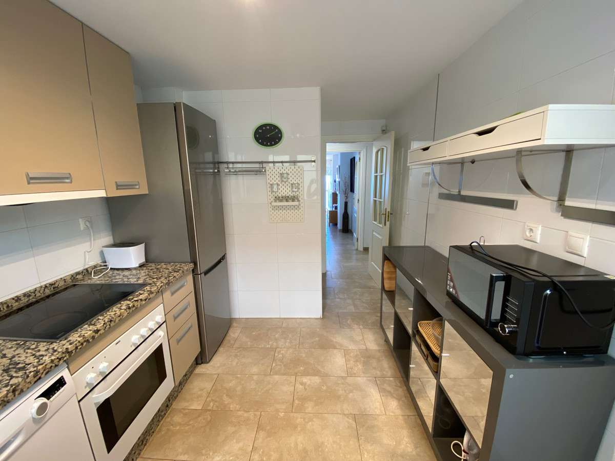 Se vende Apartamento Planta Media de 2 dormitorios en Costa Del Sol, Málaga, España