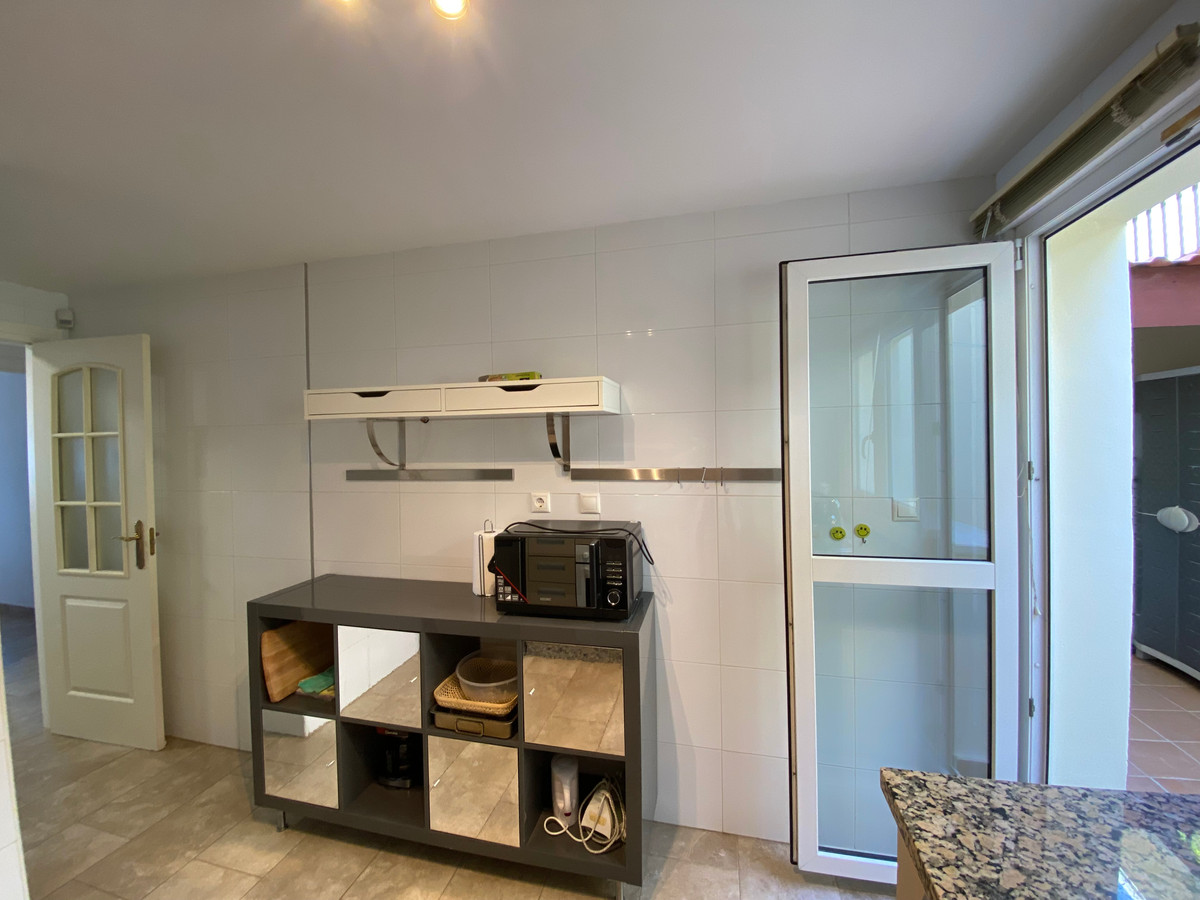 Se vende Apartamento Planta Media de 2 dormitorios en Costa Del Sol, Málaga, España