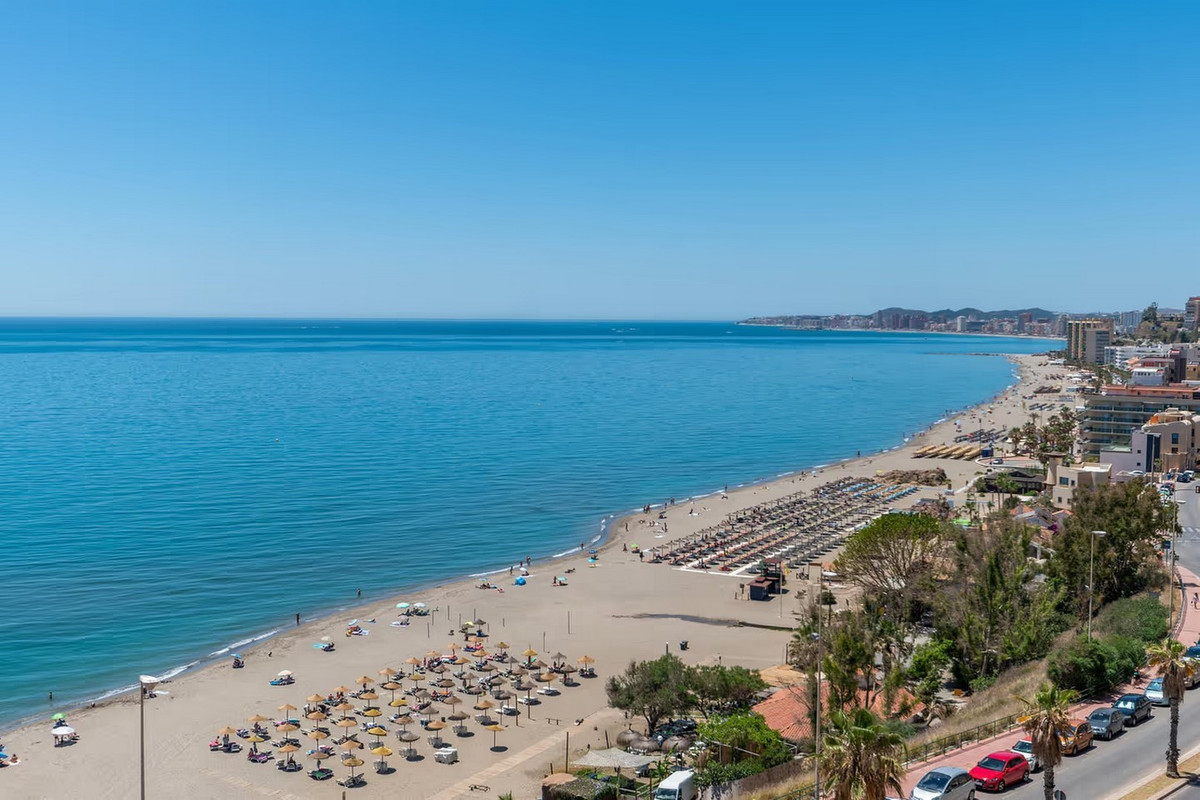 Se vende Apartamento Planta Media de 2 dormitorios en Costa Del Sol, Málaga, España
