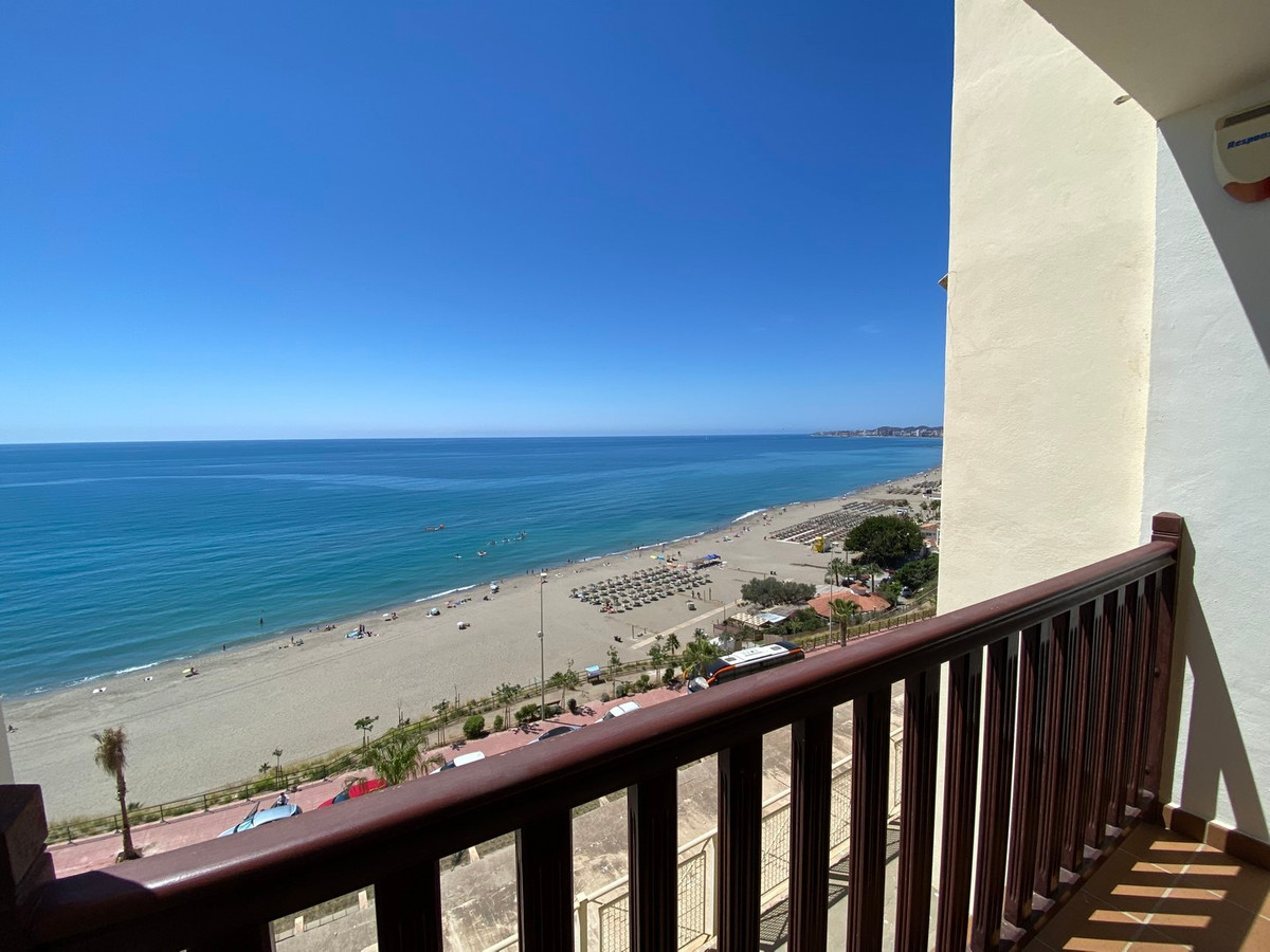 Se vende Apartamento Planta Media de 2 dormitorios en Costa Del Sol, Málaga, España