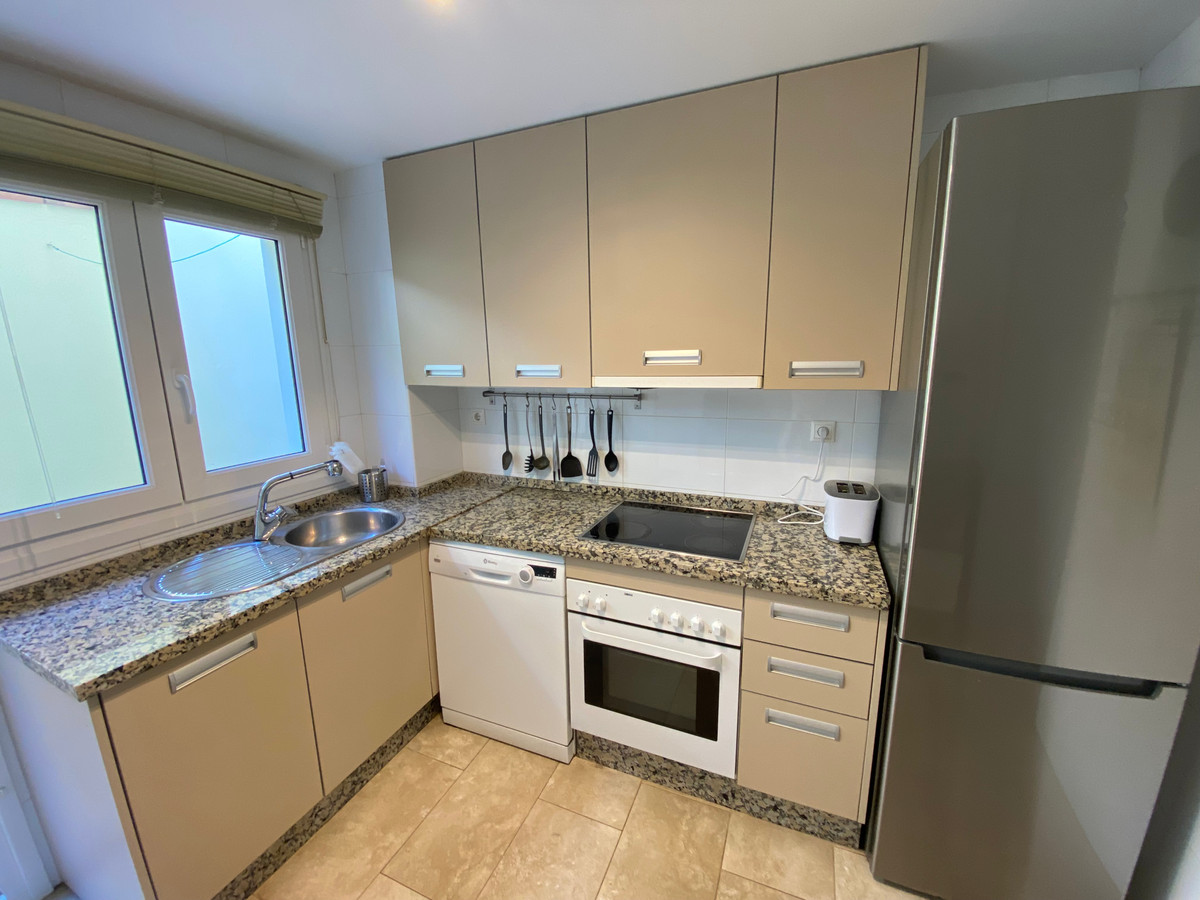 Se vende Apartamento Planta Media de 2 dormitorios en Costa Del Sol, Málaga, España