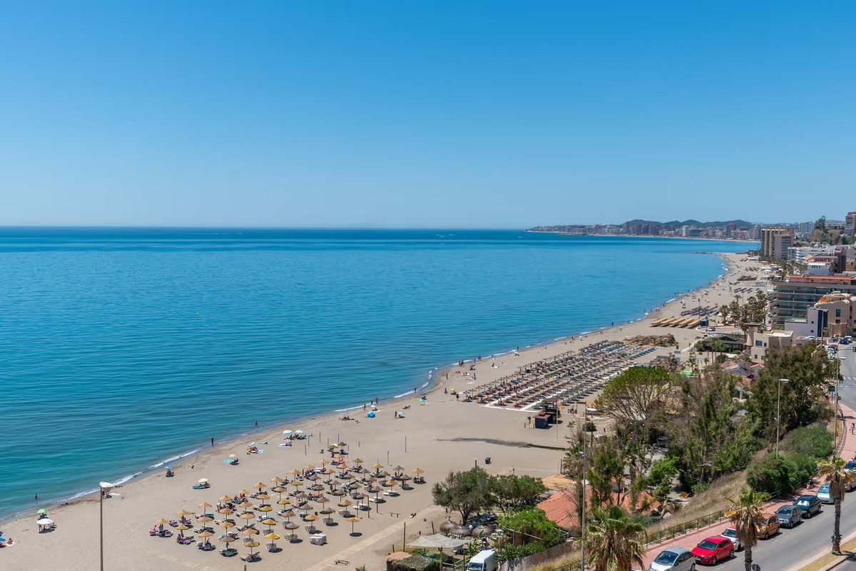 Se vende Apartamento Planta Media de 2 dormitorios en Costa Del Sol, Málaga, España