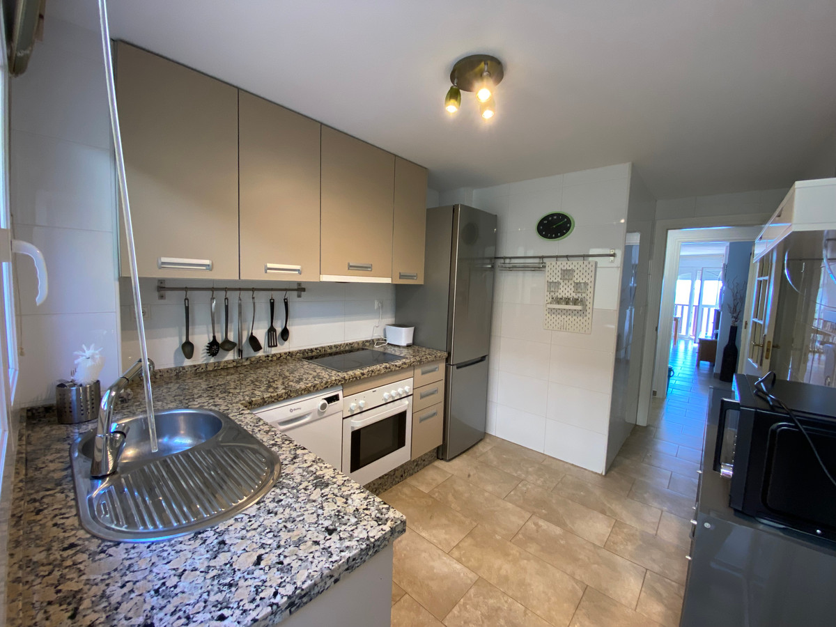 Se vende Apartamento Planta Media de 2 dormitorios en Costa Del Sol, Málaga, España