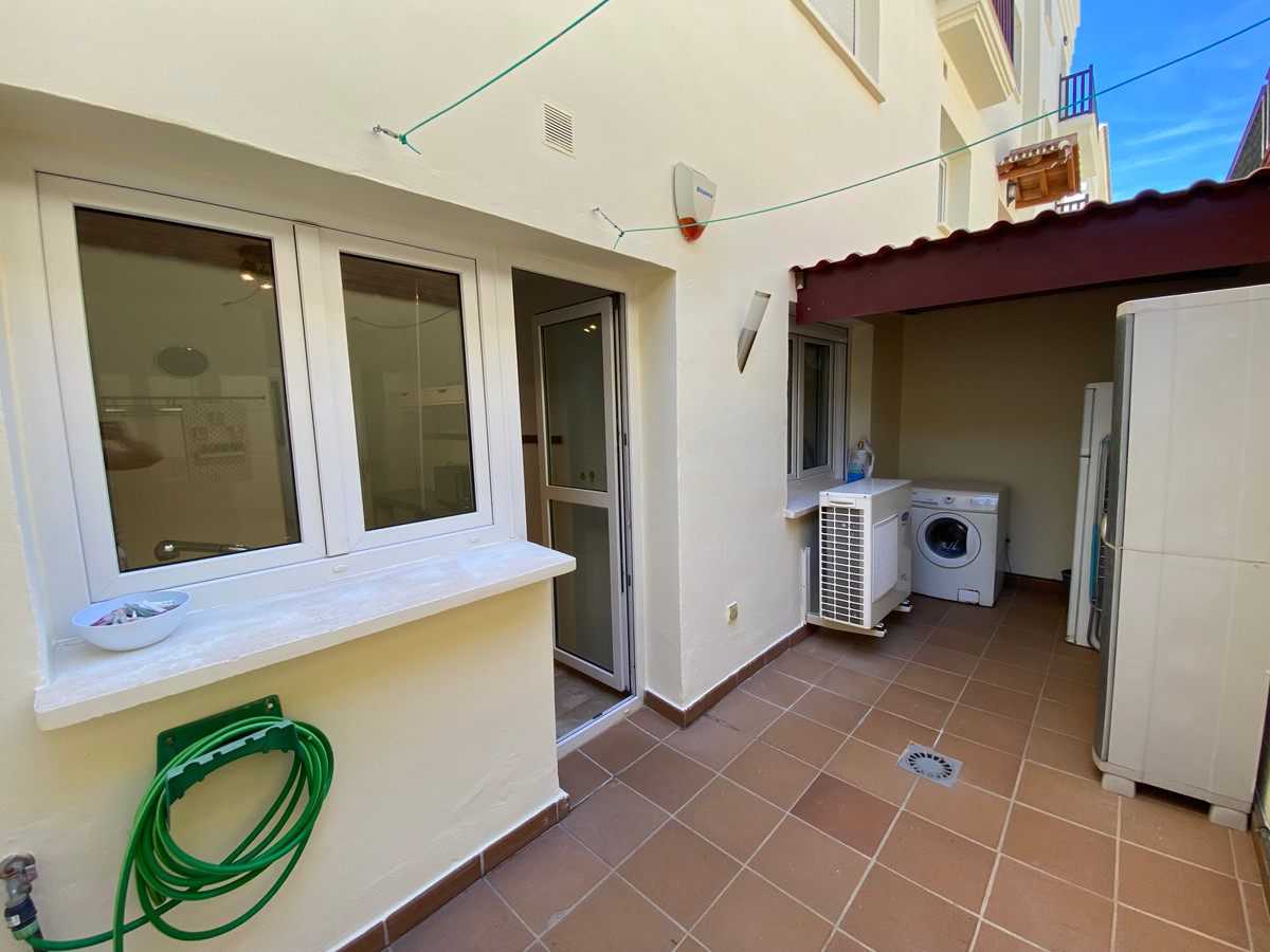 Se vende Apartamento Planta Media de 2 dormitorios en Costa Del Sol, Málaga, España
