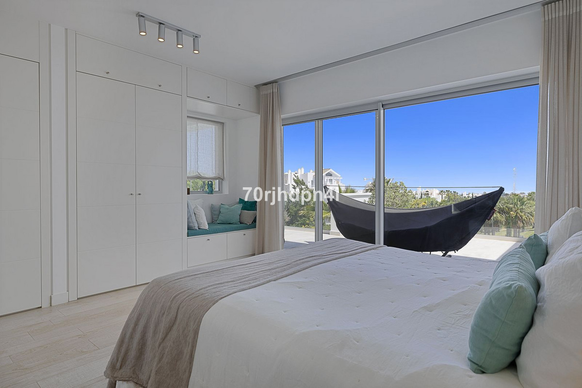 3 Bed Apartment for sale in Casares Costa Del Sol, Málaga, Spain