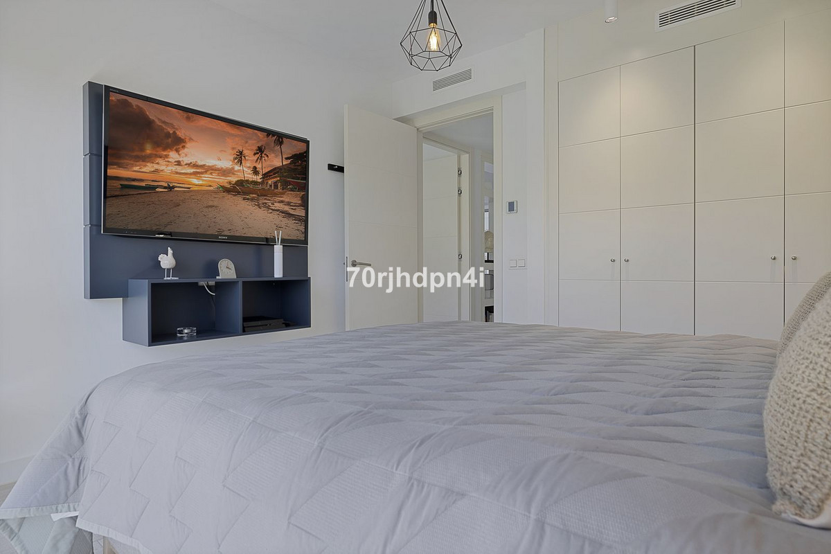 3 Bed Apartment for sale in Casares Costa Del Sol, Málaga, Spain