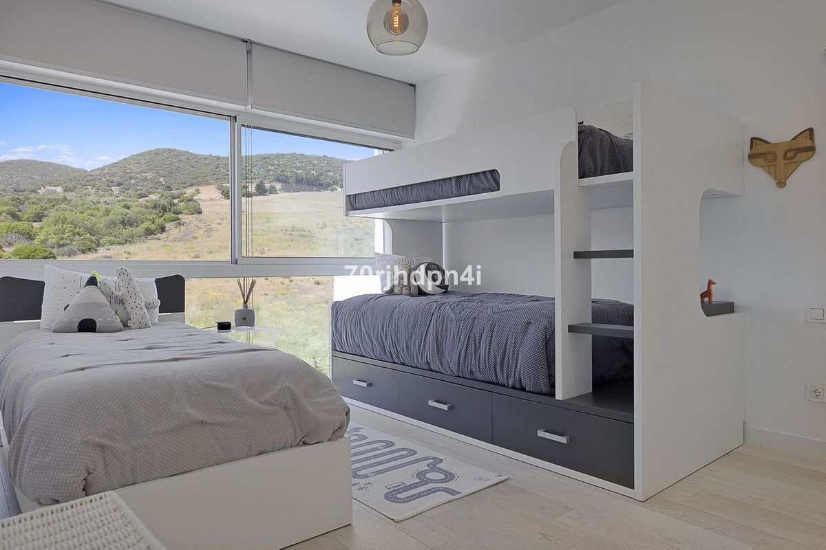 3 Bed Apartment for sale in Casares Costa Del Sol, Málaga, Spain