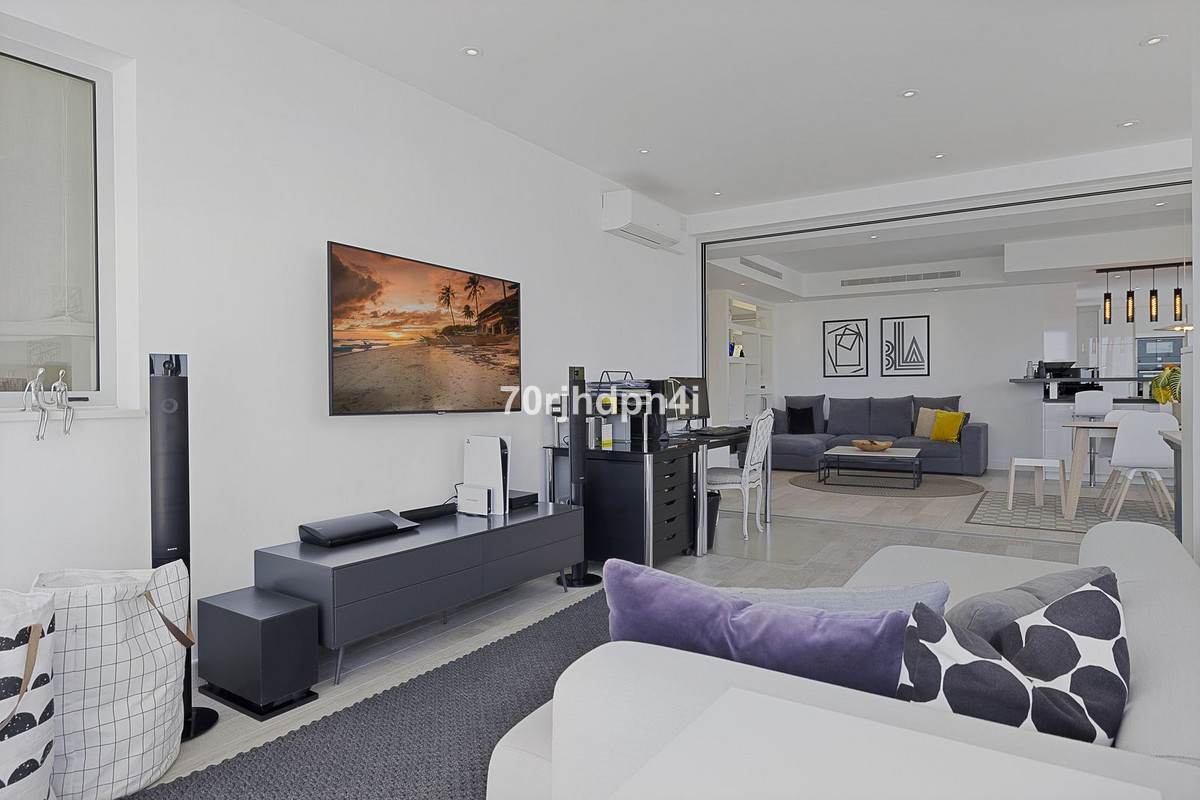 3 Bed Apartment for sale in Casares Costa Del Sol, Málaga, Spain