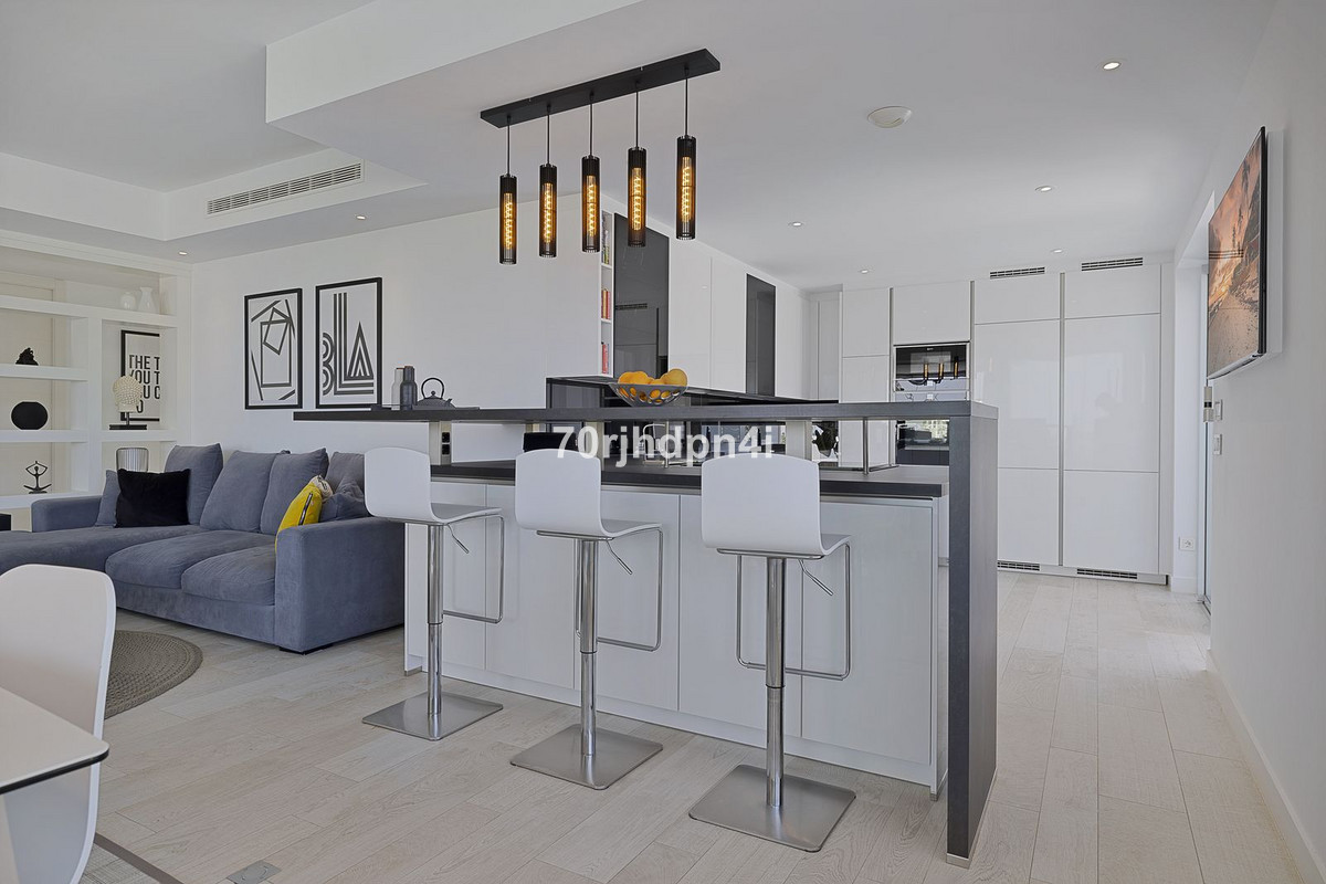 3 Bed Apartment for sale in Casares Costa Del Sol, Málaga, Spain