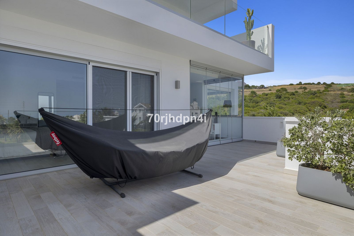 3 Bed Apartment for sale in Casares Costa Del Sol, Málaga, Spain