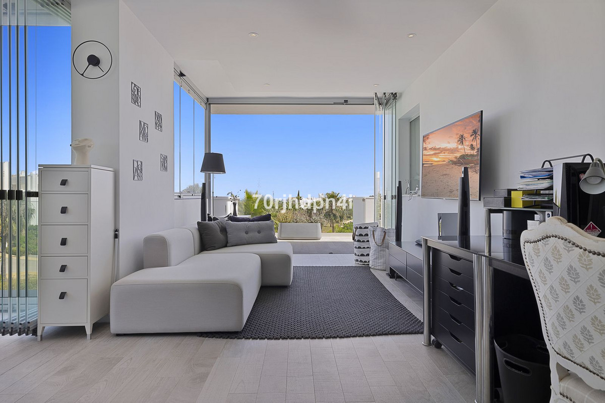 3 Bed Apartment for sale in Casares Costa Del Sol, Málaga, Spain
