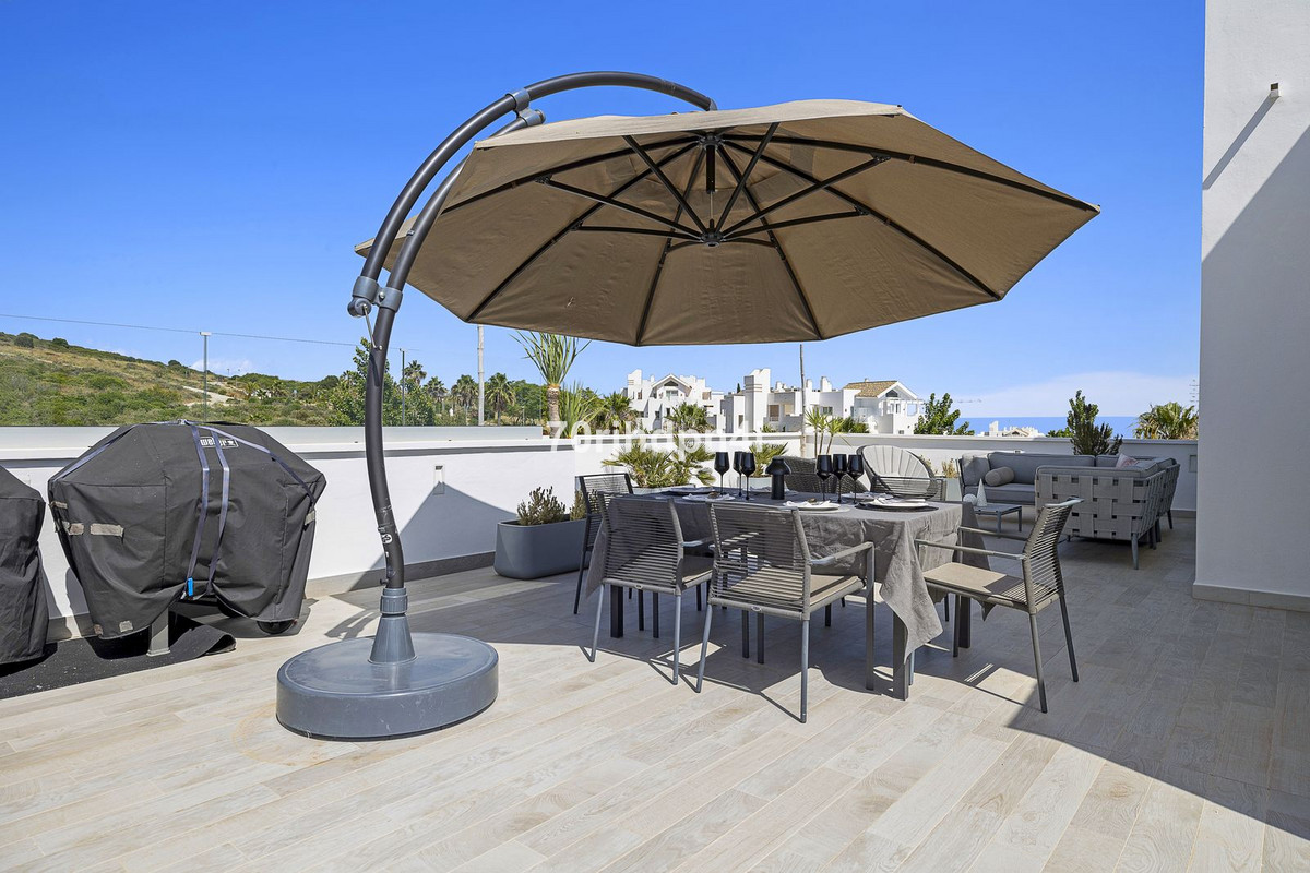 3 Bed Apartment for sale in Casares Costa Del Sol, Málaga, Spain