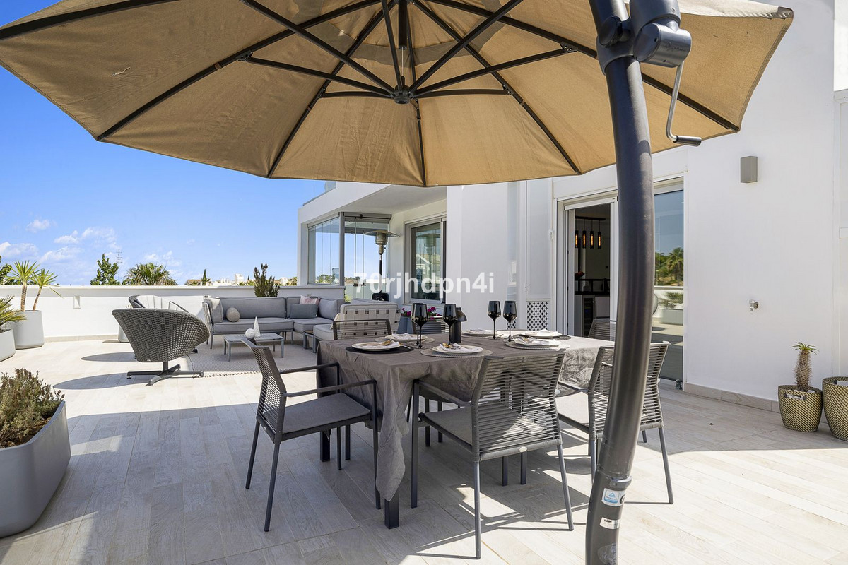 3 Bed Apartment for sale in Casares Costa Del Sol, Málaga, Spain