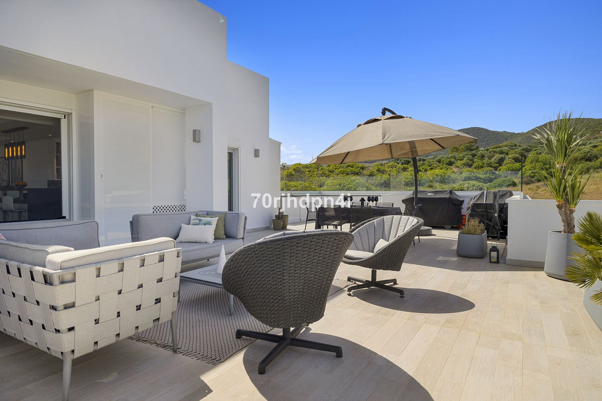 3 Bed Apartment for sale in Casares Costa Del Sol, Málaga, Spain