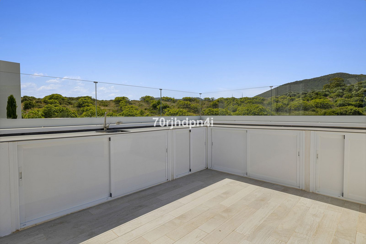 3 Bed Apartment for sale in Casares Costa Del Sol, Málaga, Spain