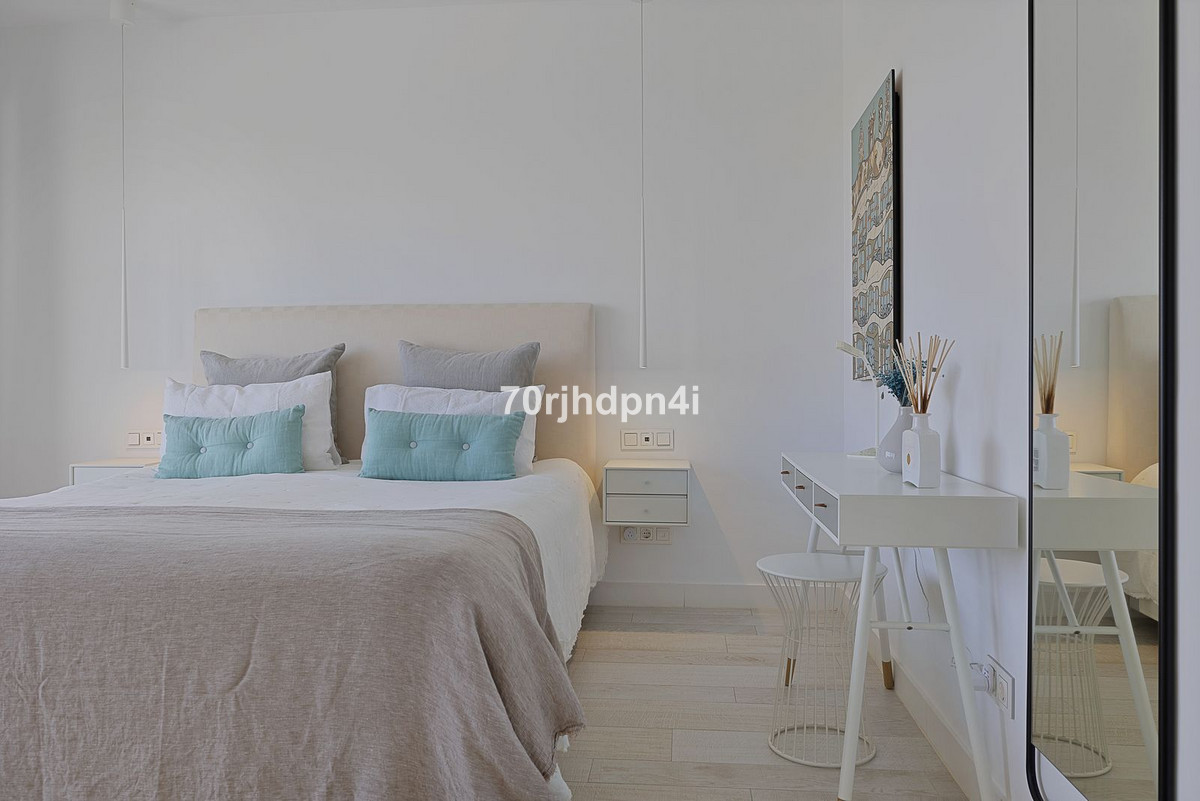 3 Bed Apartment for sale in Casares Costa Del Sol, Málaga, Spain