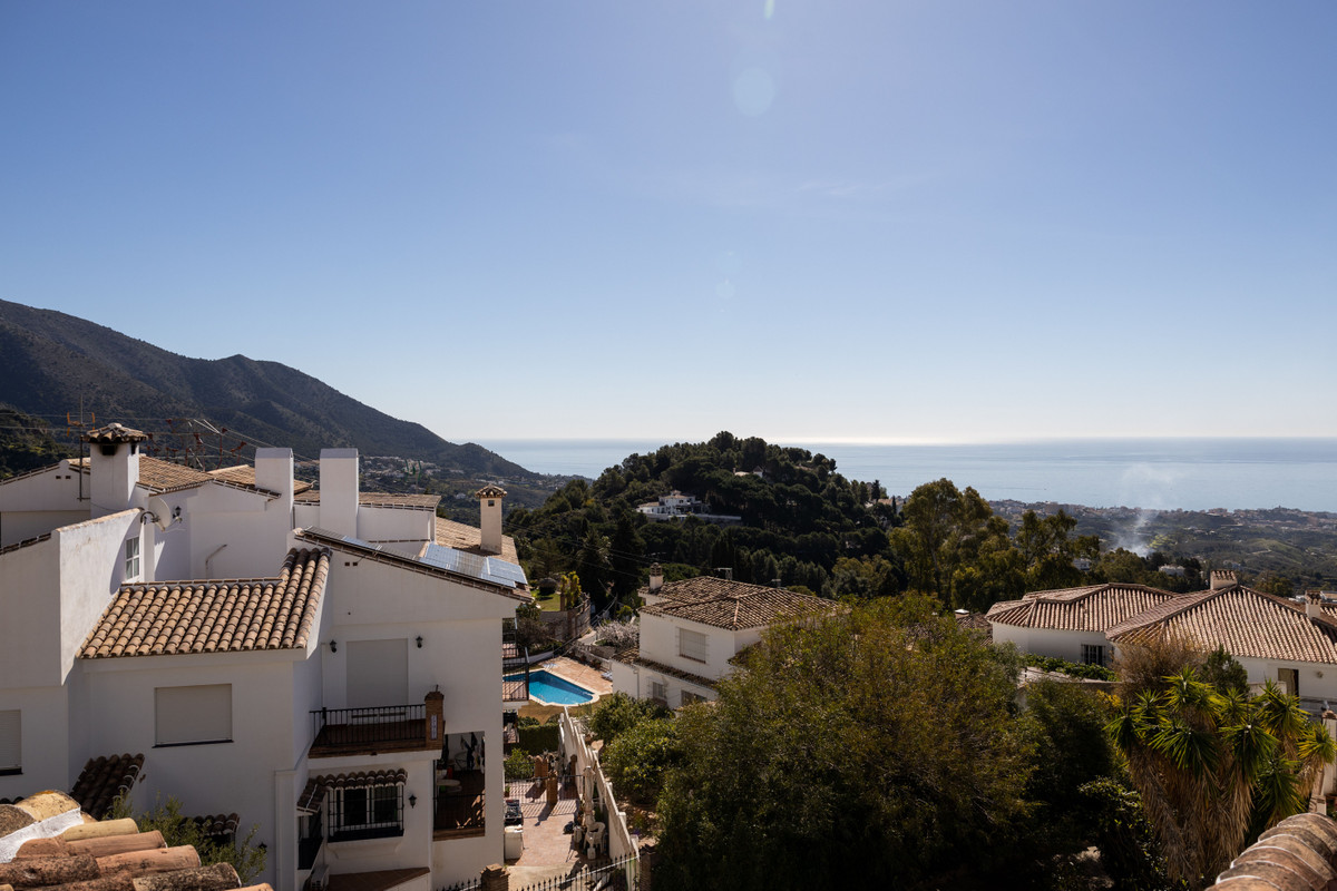 4 Bed Townhouse for sale in Mijas Costa Del Sol, Málaga, Spain