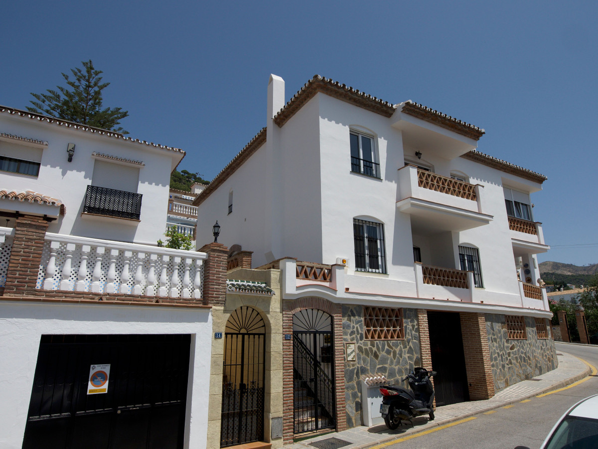 4 Bed Townhouse for sale in Mijas Costa Del Sol, Málaga, Spain
