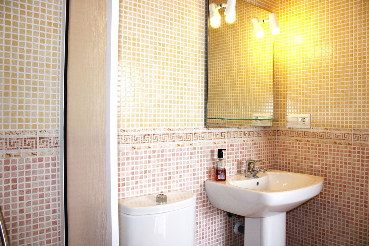 2 Bed Apartment for sale in Algarrobo Costa Costa Del Sol East, Málaga, Spain