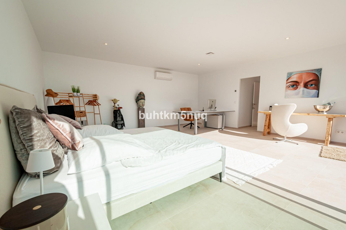 5 Bed Townhouse for sale in Moraira Costa Blanca, Alicante, Spain