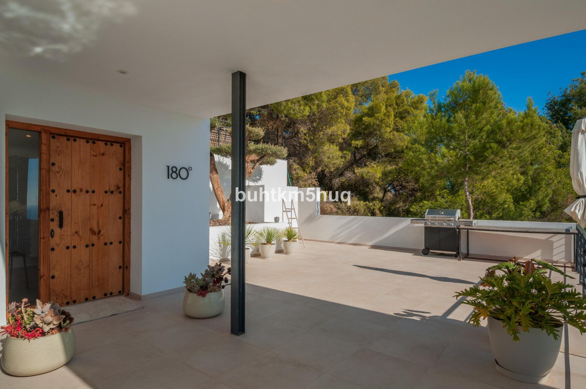 5 Bed Townhouse for sale in Moraira Costa Blanca, Alicante, Spain
